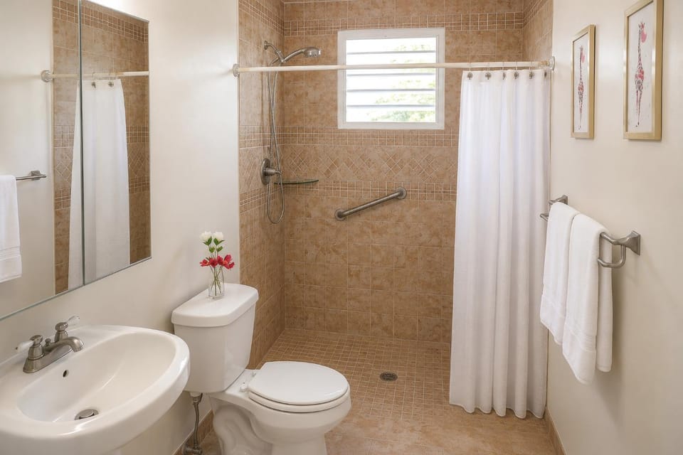Shower, Toilet, Bathroom, towels