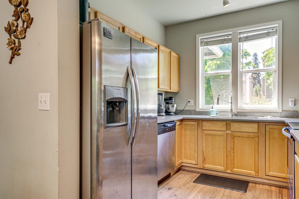 Half Block to Train! South Beacon Hill Area Home House in Seattle