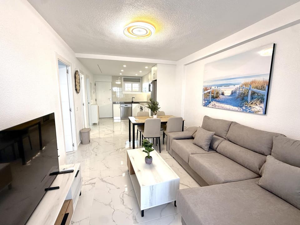 105 Magic Views - Alicante Holiday Apartment in Torrevieja