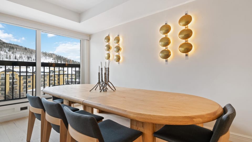 Day, Winter, Seating area, Dining area, Mountain view, furniture
