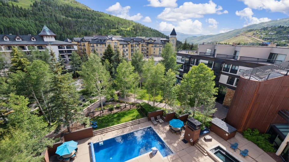 Property building, Day, Neighbourhood, Natural landscape, Bird's eye view, Summer, Garden, Mountain view, Swimming pool