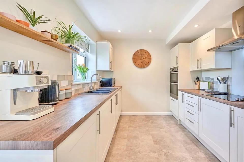 Comfortable Single Room in 29 Saltwell Street Vacation rental in London