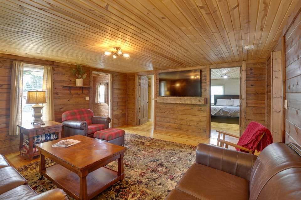 Black Hills Basecamp: Sturgis Home w/ Yard! House in Sturgis