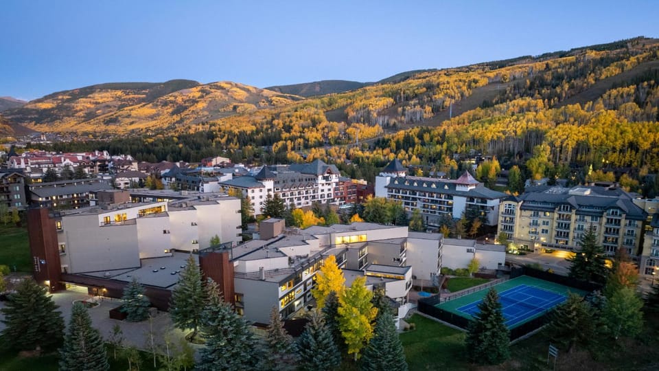 Property building, Day, Neighbourhood, Natural landscape, Bird's eye view, Tennis court, Autumn, Mountain view