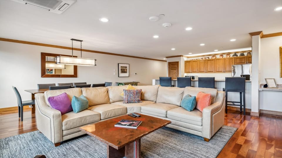 Kitchen or kitchenette, Living room, Seating area, Dining area, furniture, air conditioner