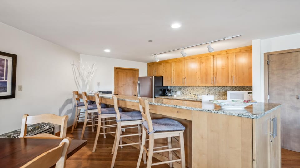 Kitchen or kitchenette, Dining area, furniture, microwave, oven, kitchen