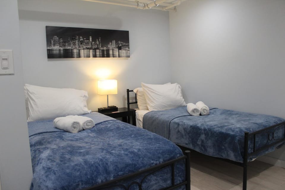 Two-Bedroom Apartments 10 Minutes From Manhattan in LIC Apartment in Astoria