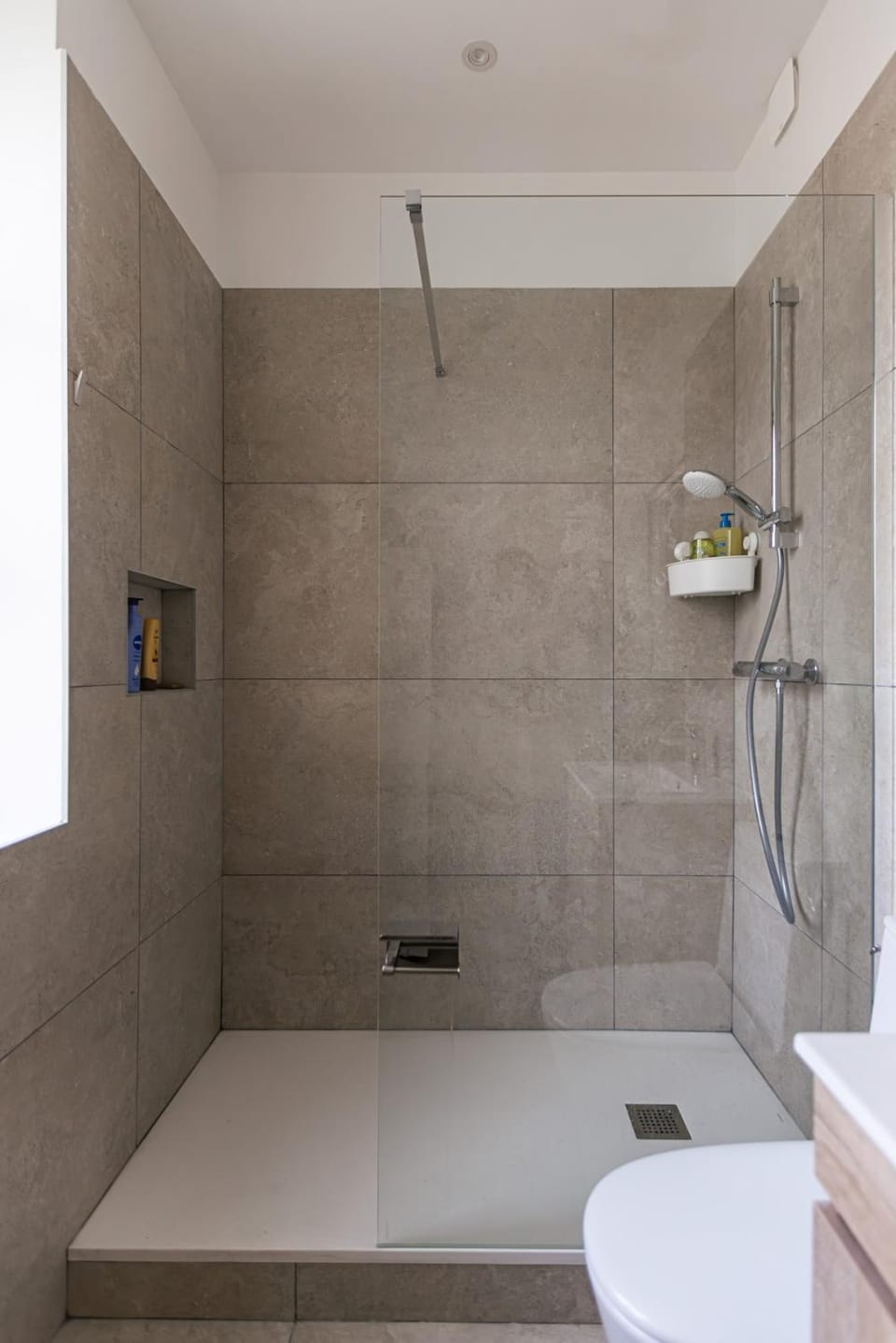 Renovated 2BR Steps from the Market Apartment in La Rochelle
