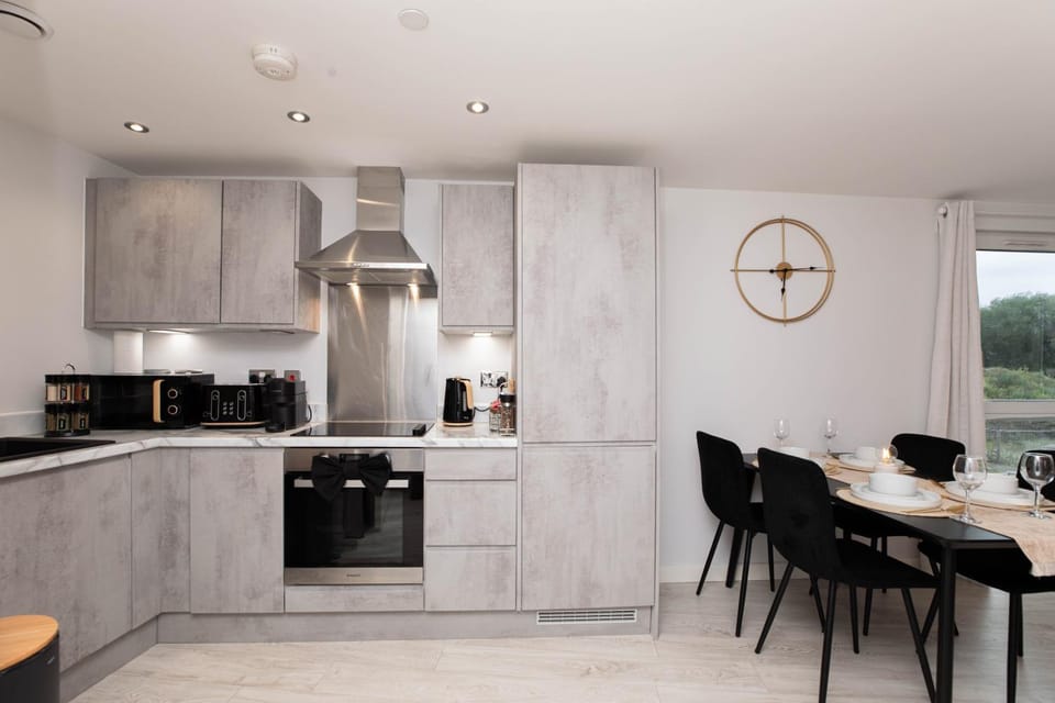 Kitchen or kitchenette, Dining area, dishwasher, stove