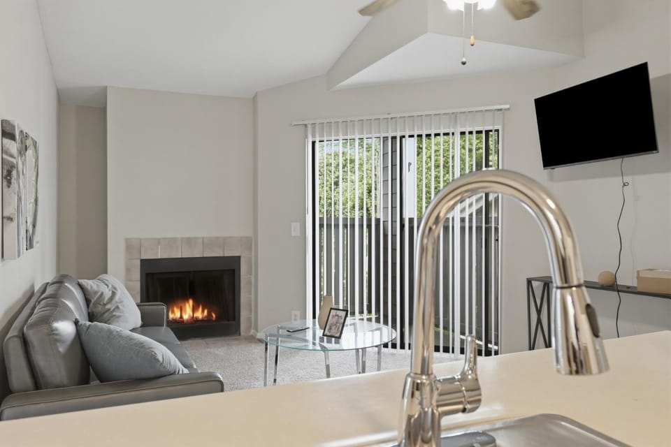 East Nashville living made simple Apartment in Cloverhill