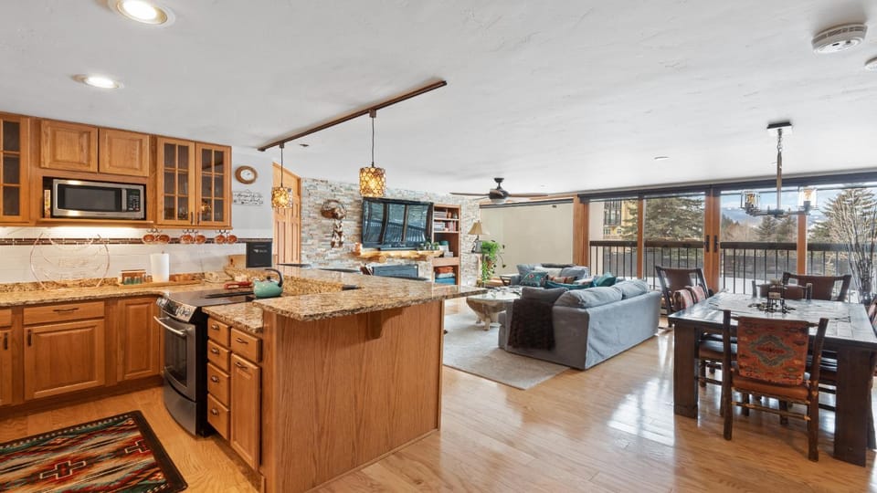 Day, Balcony/Terrace, Kitchen or kitchenette, Living room, Dining area, furniture, microwave, kitchen