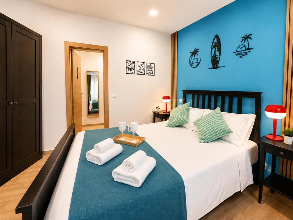 Bed, Photo of the whole room, Bedroom, towels, wardrobe