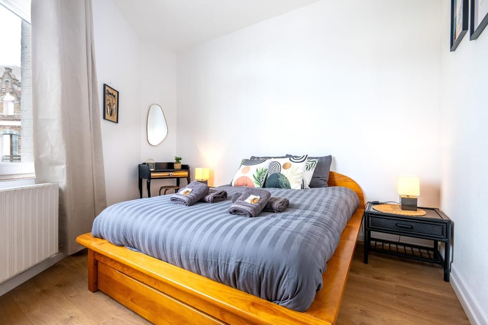 Bed, Photo of the whole room