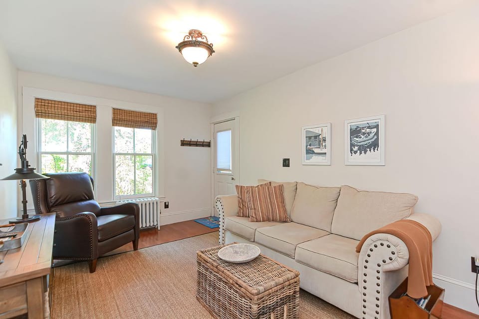 Day, Living room, Seating area, furniture, heating