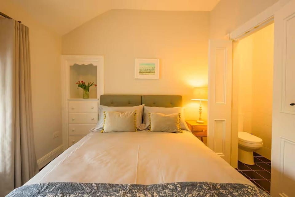 Toilet, Bed, Bathroom, Photo of the whole room, Decorative detail, Bedroom