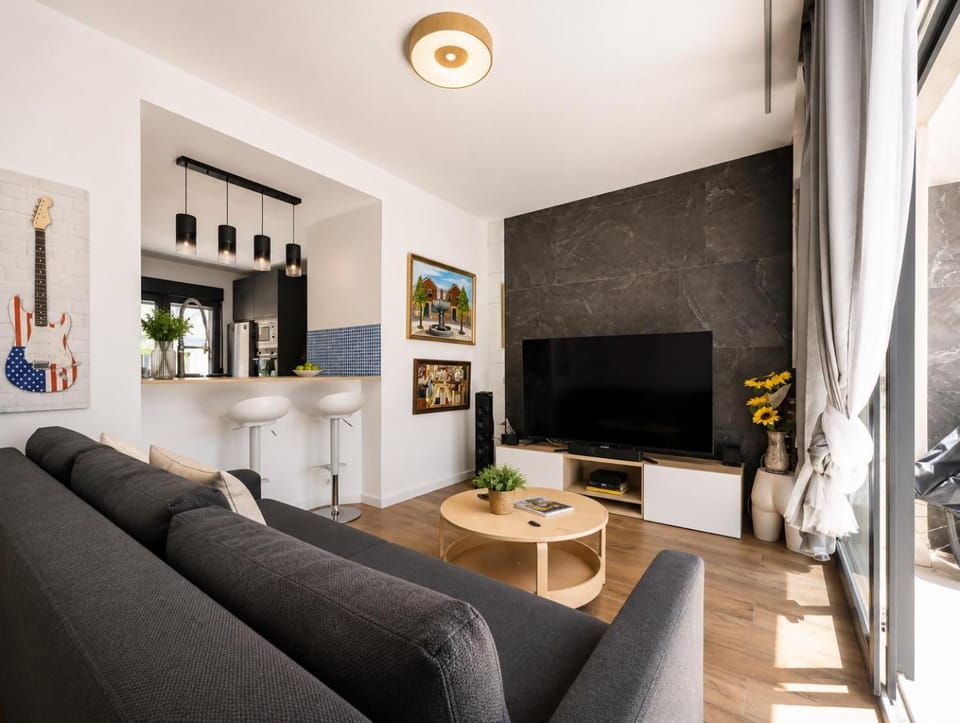 TV and multimedia, Kitchen or kitchenette, Living room