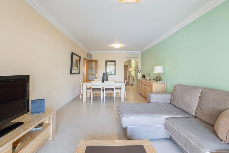 Centralgarve - Modern 2BR Apartment wPool in Vilamoura - Praia Village Apartment in Quarteira