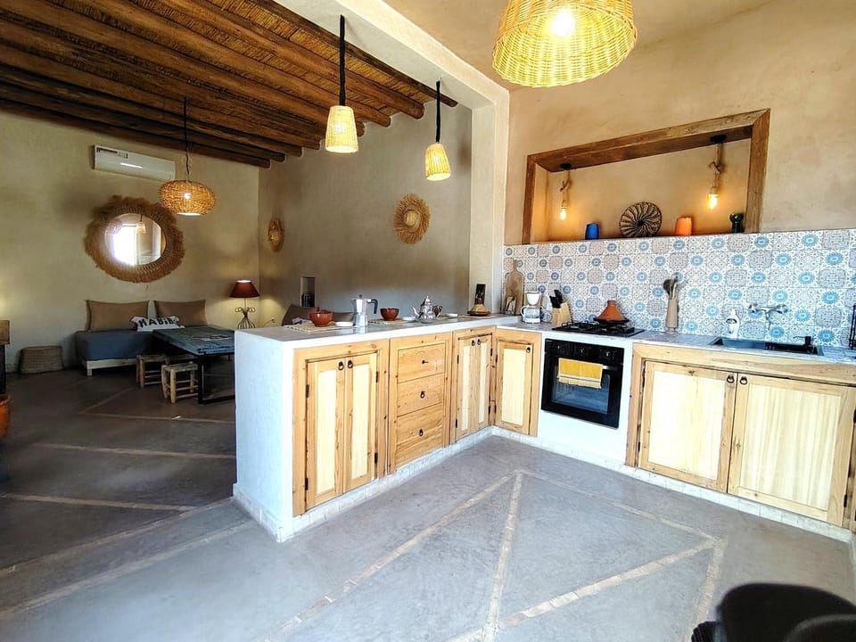 Living room, oven, storage, stove, kitchen