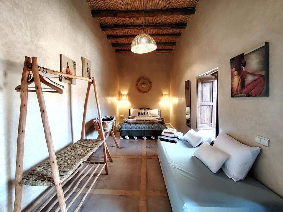 Bed, Decorative detail, Bedroom, cot, storage
