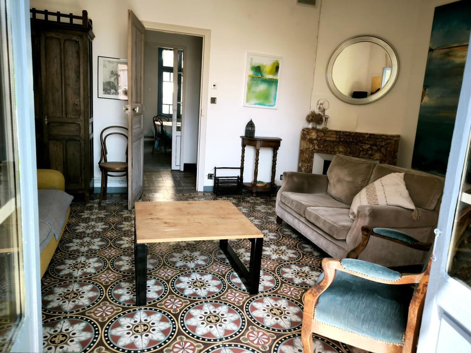 Communal lounge/ TV room