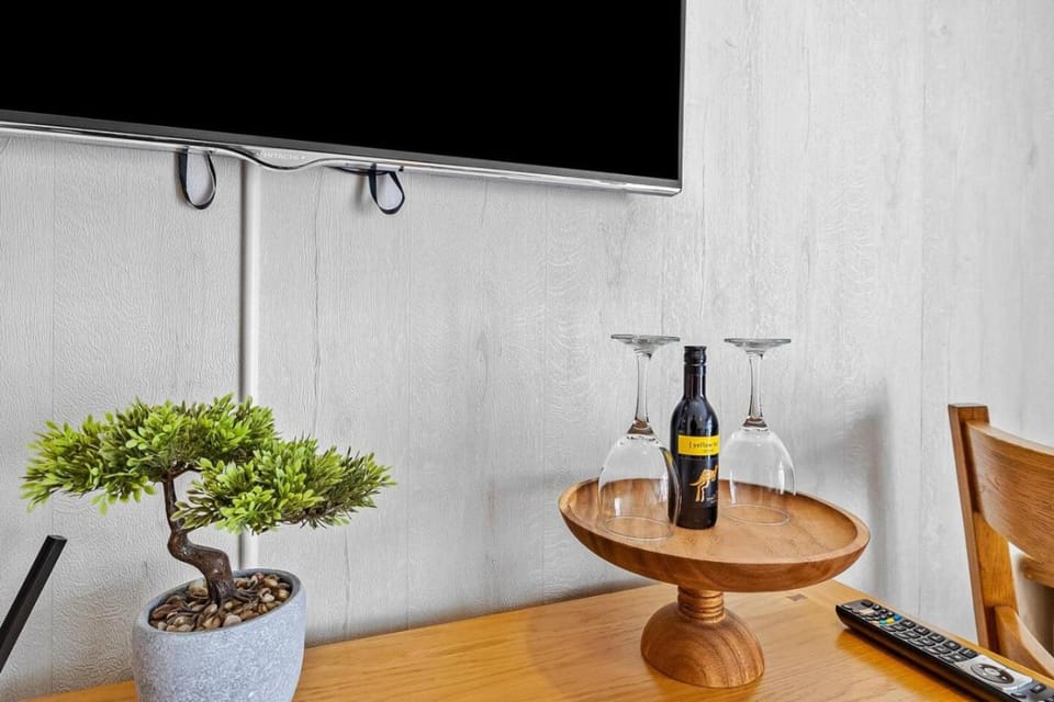 Private quiet ground-floor apartment and courtyard Apartment in Plymouth