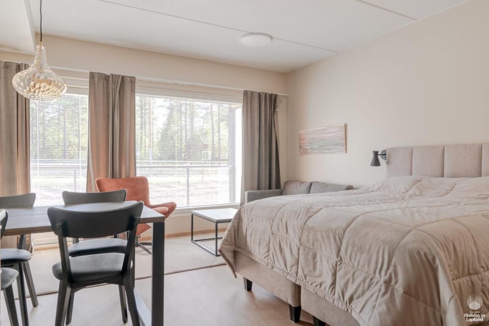 Bed, Living room, Photo of the whole room, Seating area, Dining area, Bedroom