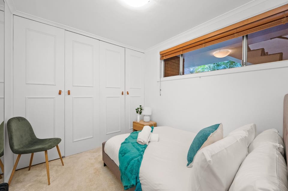 Bed, Photo of the whole room, Bedroom, wardrobe