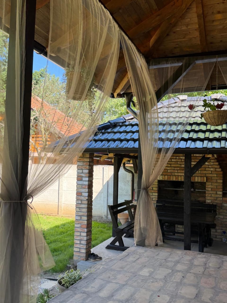 Tri topole Brioni House in Serbia
