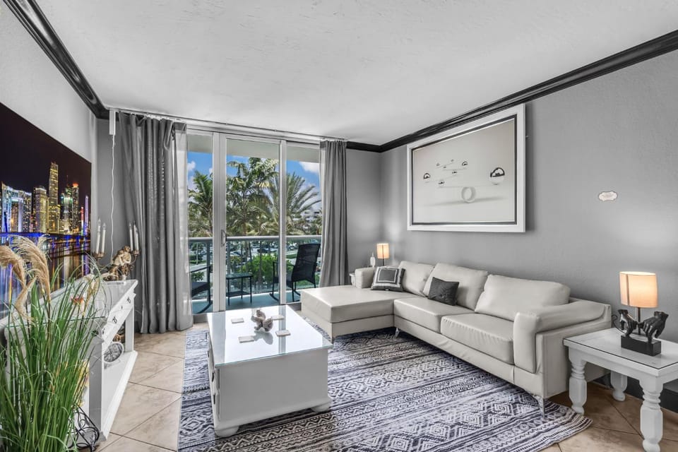 Coastal 2BR Escape Steps to the Beach Apartment in Hollywood Beach