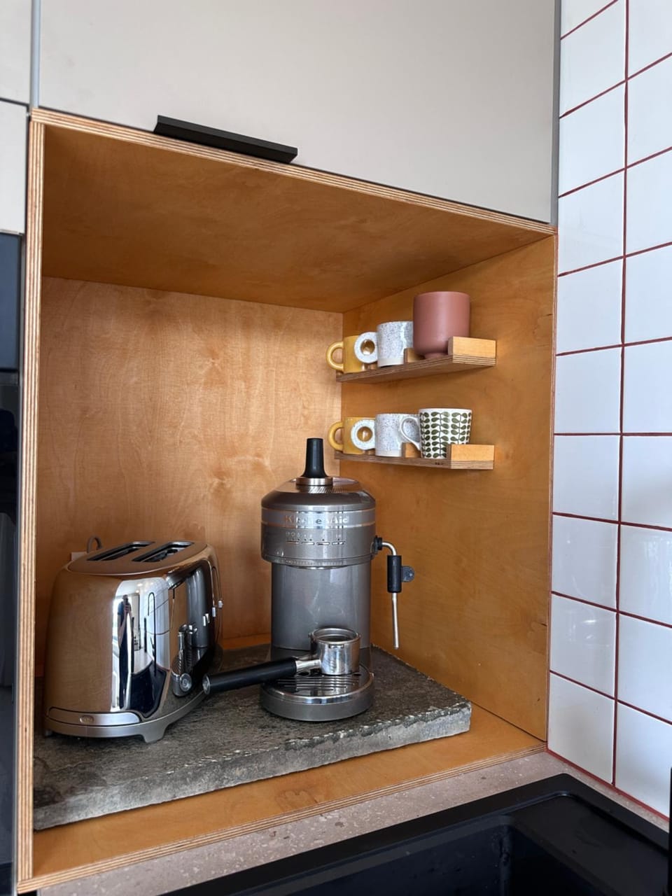 Modern apartment with forest view, close to the subway Apartment in Oslo