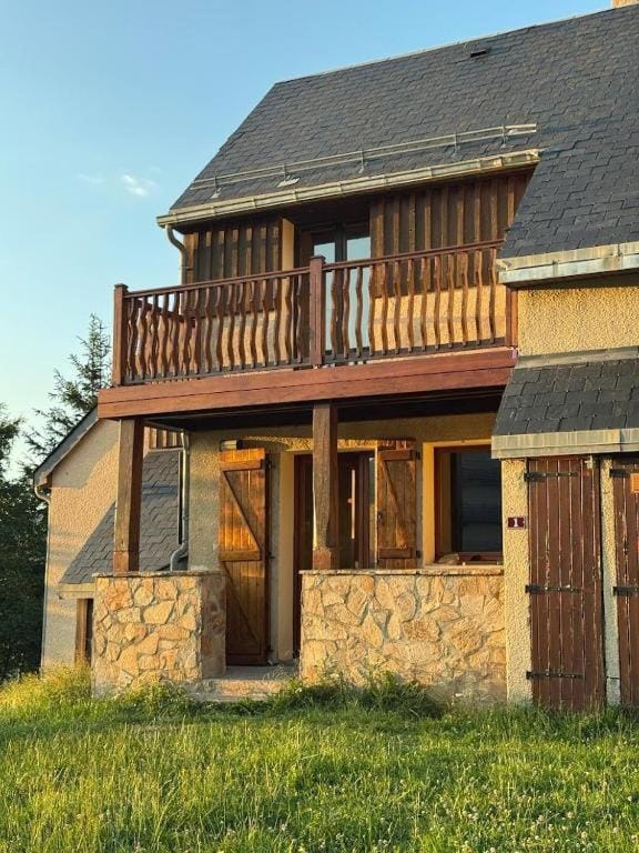Property building, Spring, Garden view