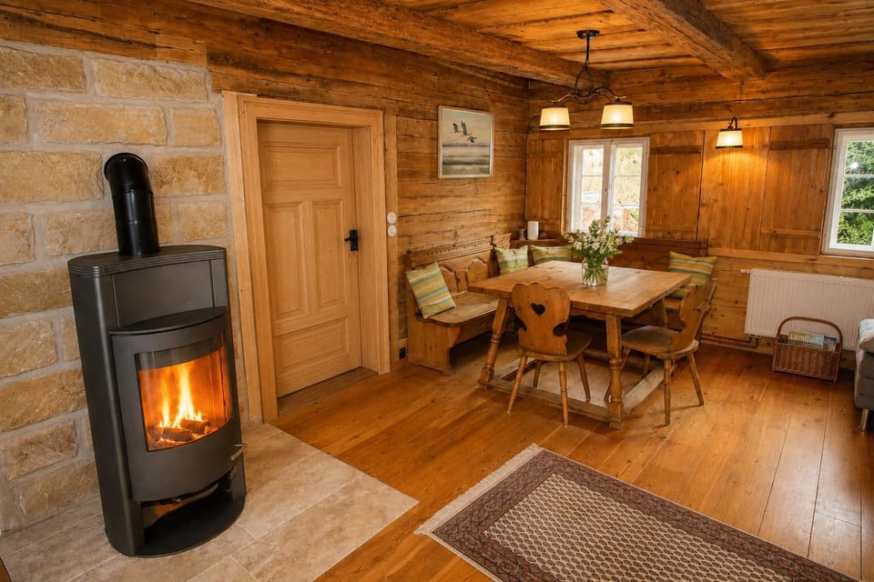 Living room, Photo of the whole room, Dining area, fireplace, fireplace