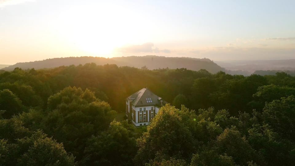 Property building, Bird's eye view, View (from property/room)