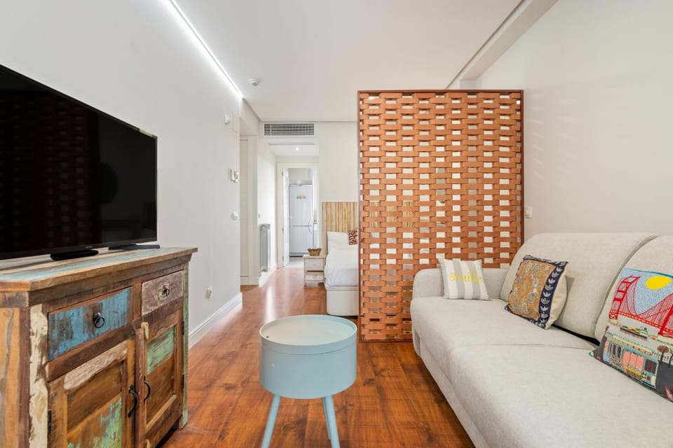 The Corporate Residence & Parking Apartment in Madrid
