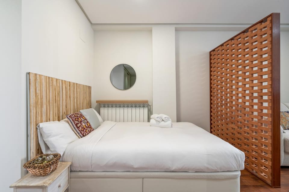 The Corporate Residence & Parking Apartment in Madrid