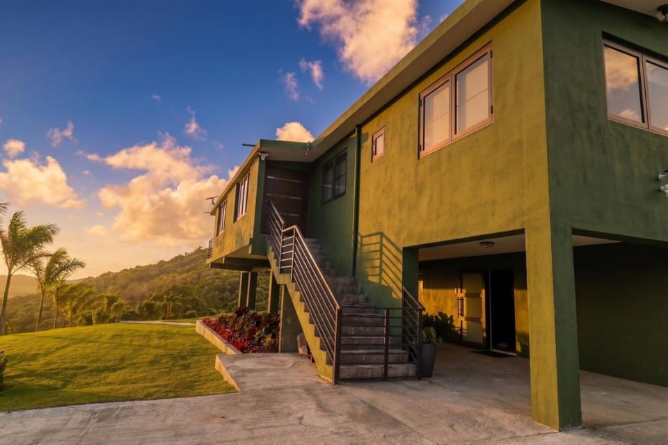 Casa Esmeralda 12 Person Villa with Heated Pool House in Fajardo