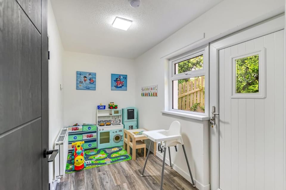Detached Bungalow, Private parking in town centre House in Ballycastle