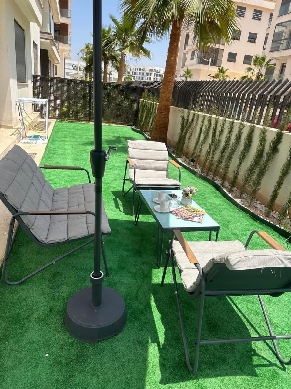 Patio, Day, Seating area, sunbed