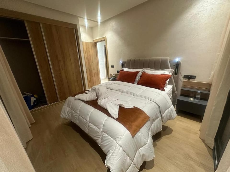 Bed, Photo of the whole room, Bedroom, wardrobe