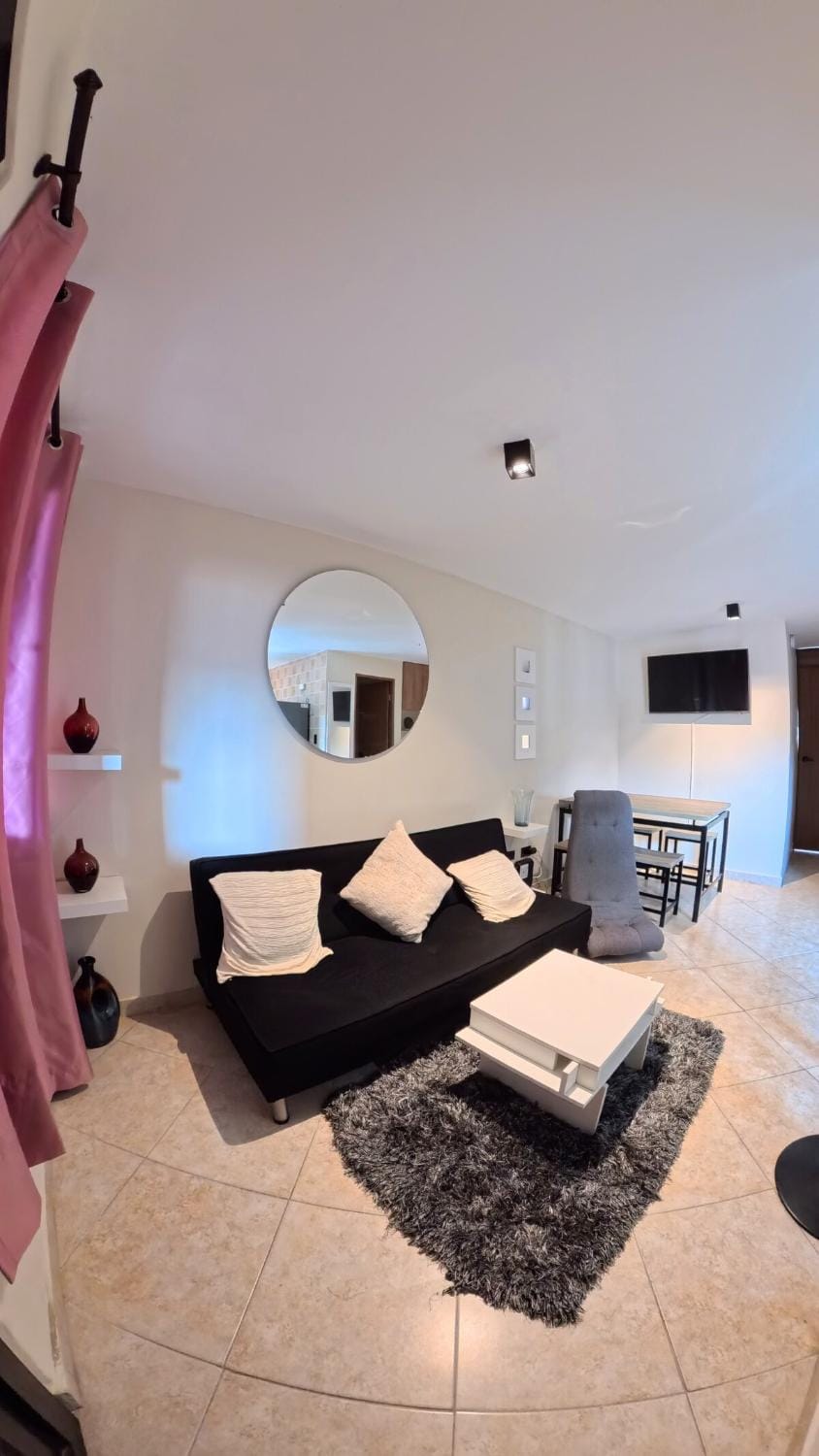 Awesome Apt in the heart of Medellin Apartment in Medellin