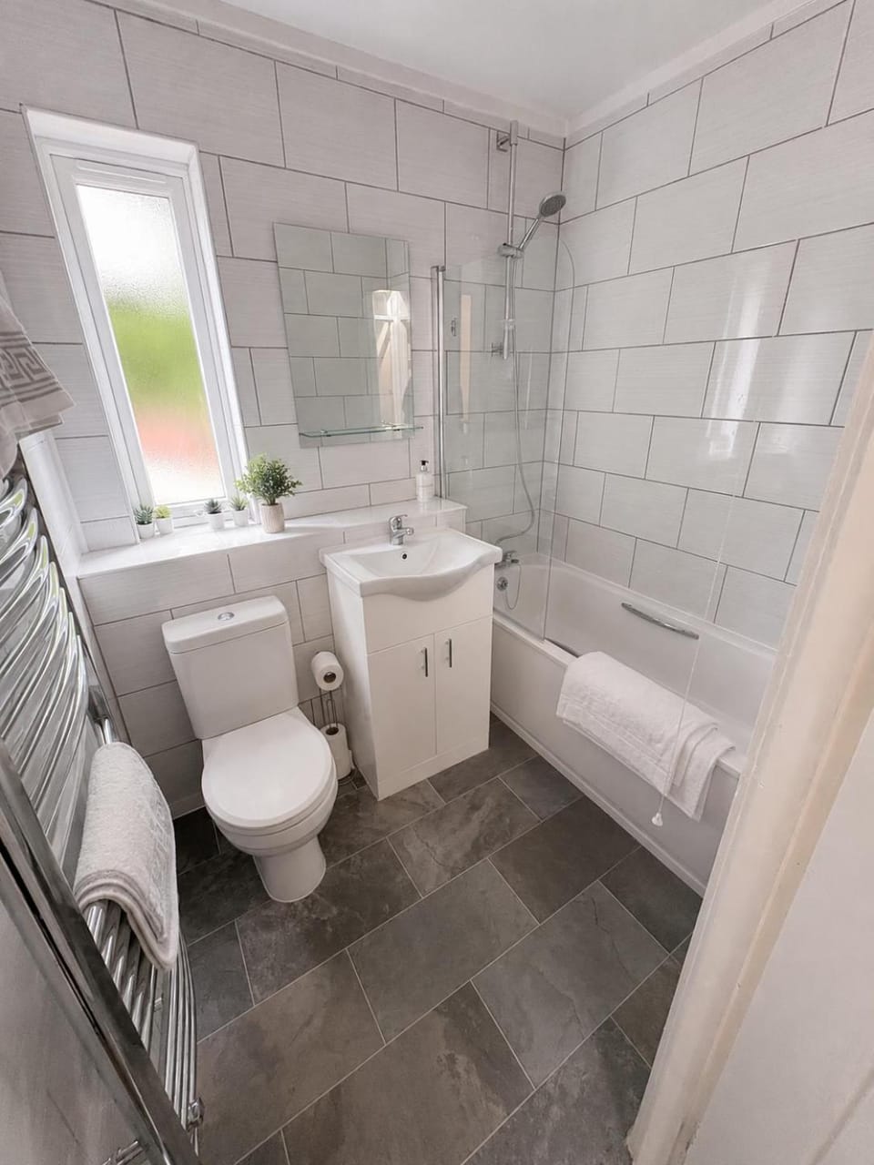Shower, Toilet, Bathroom, Bath, towels