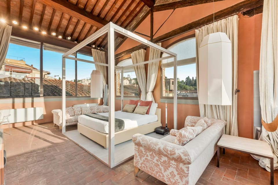 Living room, Seating area, Bedroom, sunbed, towels