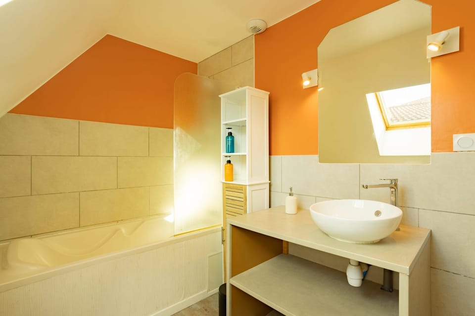 Bathroom, Bath, towels