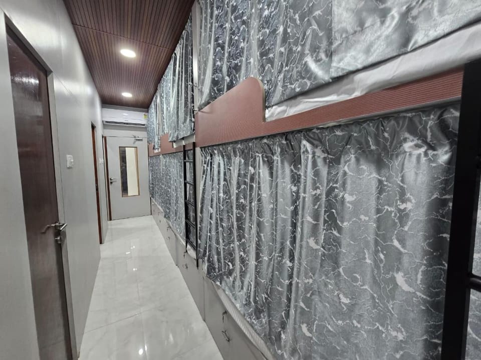 The CLOUD CABIN STAY Cabin in Mumbai