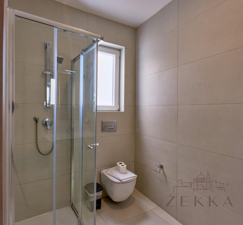 Large 3BR Flat with Exceptional Marina Views Apartment in Malta