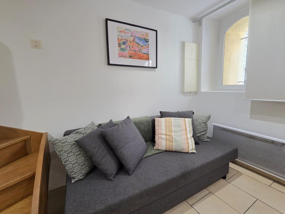 Living room, heating
