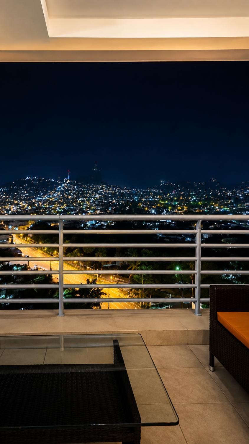 View (from property/room), Balcony/Terrace, City view