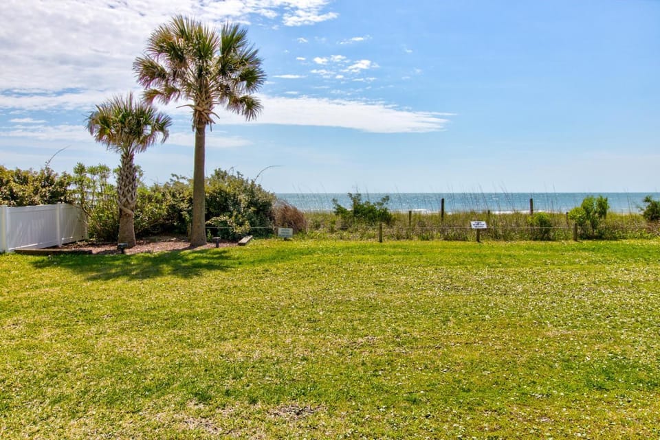 Beach, Garden view, Sea view