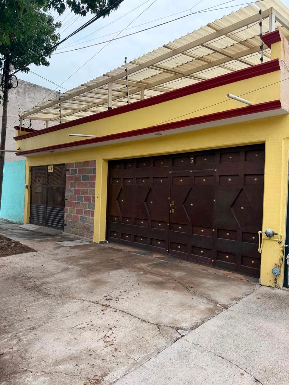 Facade/entrance