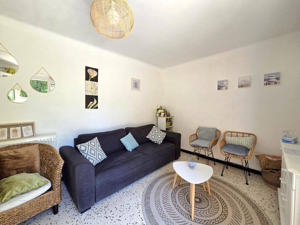 TV and multimedia, Living room, heating, internet, air conditioner